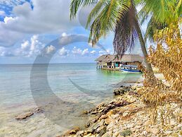 San Blas Private Beach Cabin