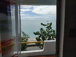 Orrie's Beach Bar Hotel