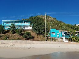 Orrie's Beach Bar Hotel