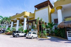 Casa Soleada 2 Bedroom Condo by RedAwning