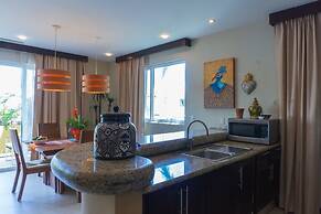 Casa Soleada 2 Bedroom Condo by RedAwning