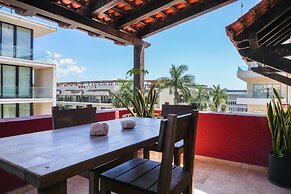 Magic Paradise A8 3 Bedroom Condo by RedAwning