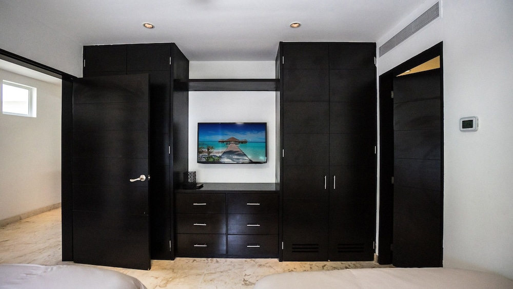 Elements 220 2 Bedroom Condo by RedAwning