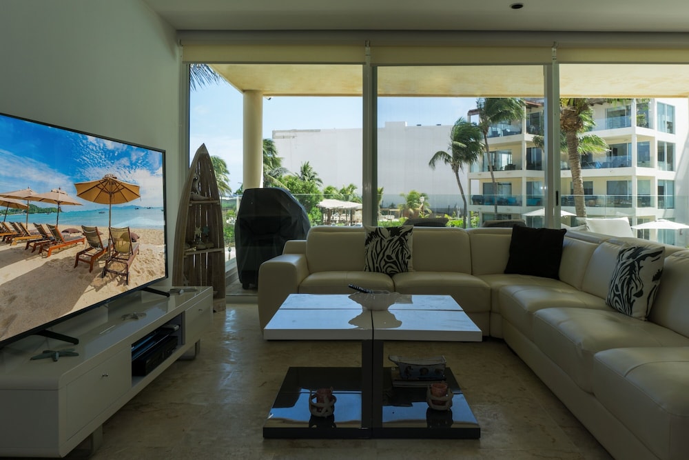 Elements 121 2 Bedroom Condo by RedAwning