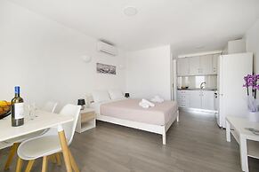 Oniropetra Apartaments