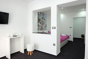 Artorius Luwiana Suites