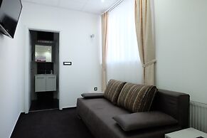 Artorius Luwiana Suites