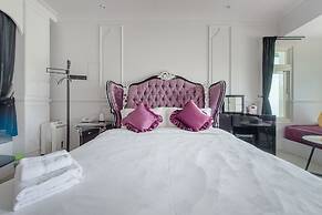 Jiaoxi 320 B&B