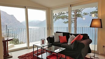 Villa Abetaia With Pool And Lake View