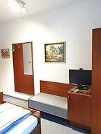 Hotel - Pension - Weller
