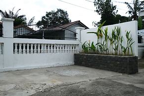 OYO 2557 The Apple Residence