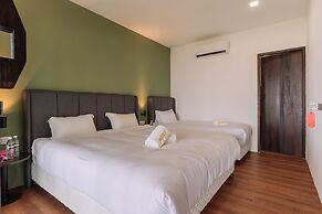 Roxy Sematan Villa & Townhouse