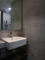 Roxy Sematan Villa & Townhouse