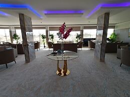 Qasr Alshamal Hotel