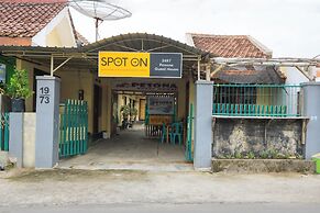 OYO 2497 Pesona Guest House