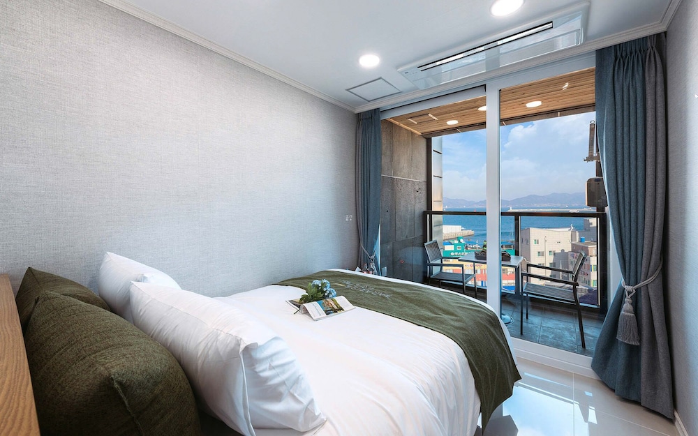 Yeosu Paradise Spa Pension