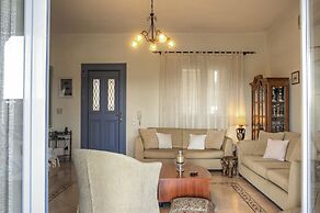 L'appartment de la riviere  by CorfuEscapes
