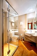 Al Liwan Suites Rawdat Al Khail