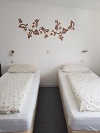 Hotel - Pension - Weller