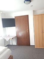 Hotel - Pension - Weller