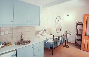 Studio Lefaki