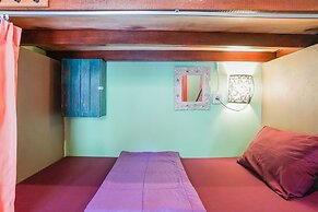 Padi-Padi Hostel & Bar
