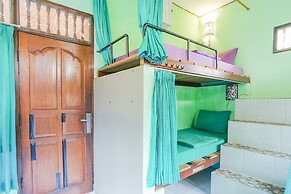 Padi-Padi Hostel & Bar