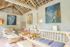Padi-Padi Hostel & Bar