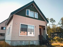 Trailside Apartments & Chalet