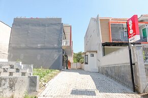 Capital O 2798 Semeru Residence Syariah
