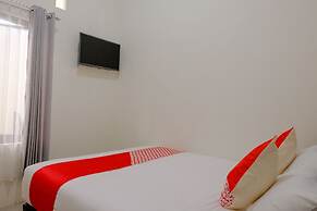 Capital O 2798 Semeru Residence Syariah