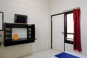 SPOT ON 2723 Gatsu Kost
