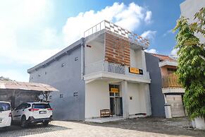 SPOT ON 2723 Gatsu Kost