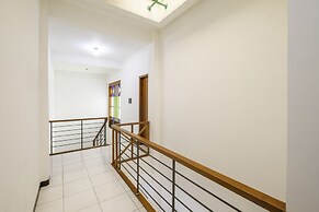 OYO 2728 Sinulingga Residence
