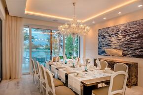 Beachfront Villa Seven Sins with Pool