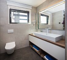 Beachfront Villa Azzurro With Pool