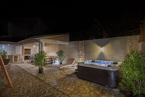 Beachfront Villa Seashell with Pool