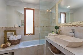 Luxury Villa Dolce Vita with Pool
