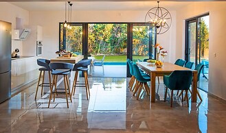 Villa Primavera with Swimming Pool