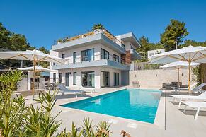 Luxury Villa Romeo with Heated Pool