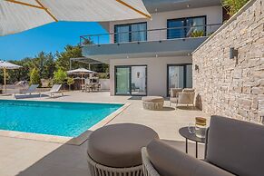 Luxury Villa Romeo with Heated Pool