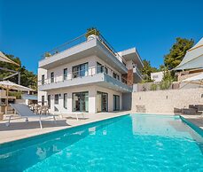Luxury Villa Romeo with Heated Pool