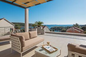 Luxury Villa Juliet with Heated Pool