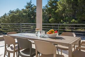 Luxury Villa Juliet with Heated Pool