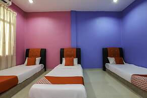 OYO 89933 Nun Hotel