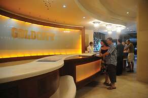 Gold City Apartment