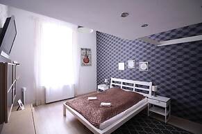 Susan Apartment 2