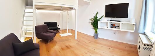 Bright Side Apartment