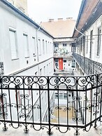 Bright Side Apartment