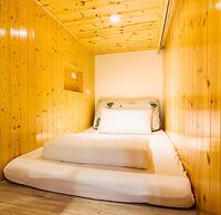 Hello Inn - Hostel